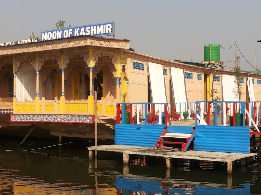 Houseboat Moon Of Kashmir Hotel Srinagar  Luaran gambar