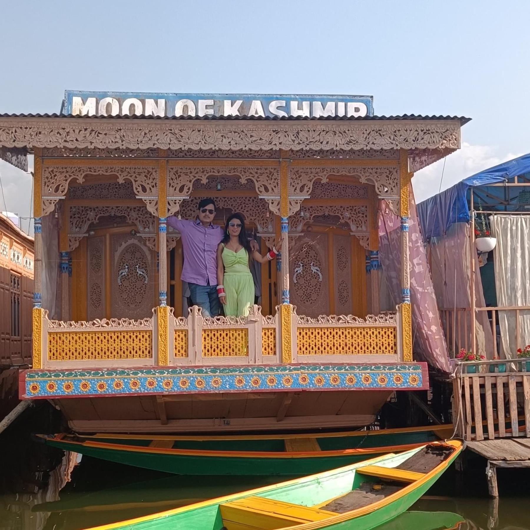 Houseboat Moon Of Kashmir Hotel Srinagar  Luaran gambar